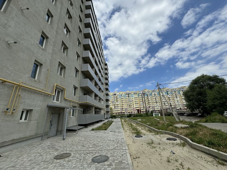 Продаж квартири в новобудові Лушпи 5