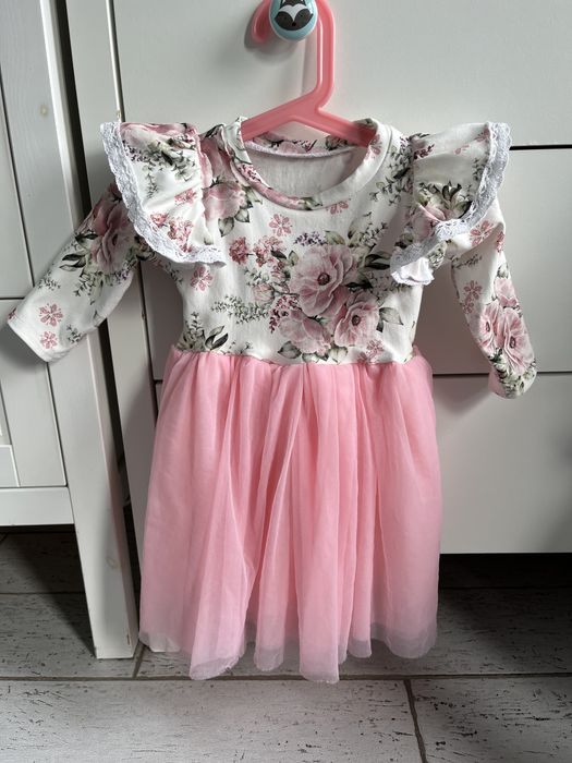 Piękna sukienka dla dziewczynki
