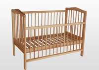 Деревянная детская кроватка для малыша