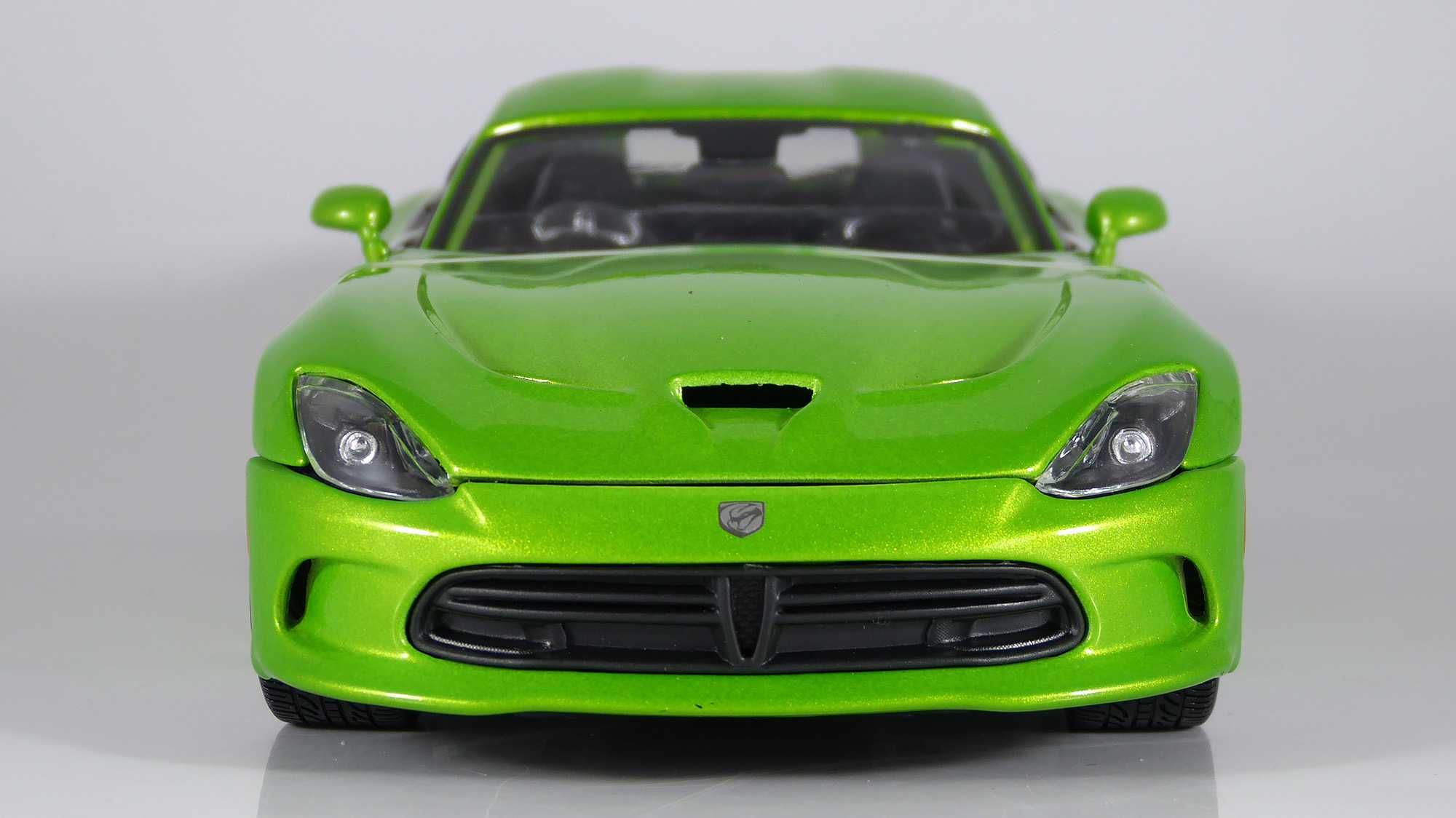 Model 1:18 Maisto Dodge Viper SRT GTS green