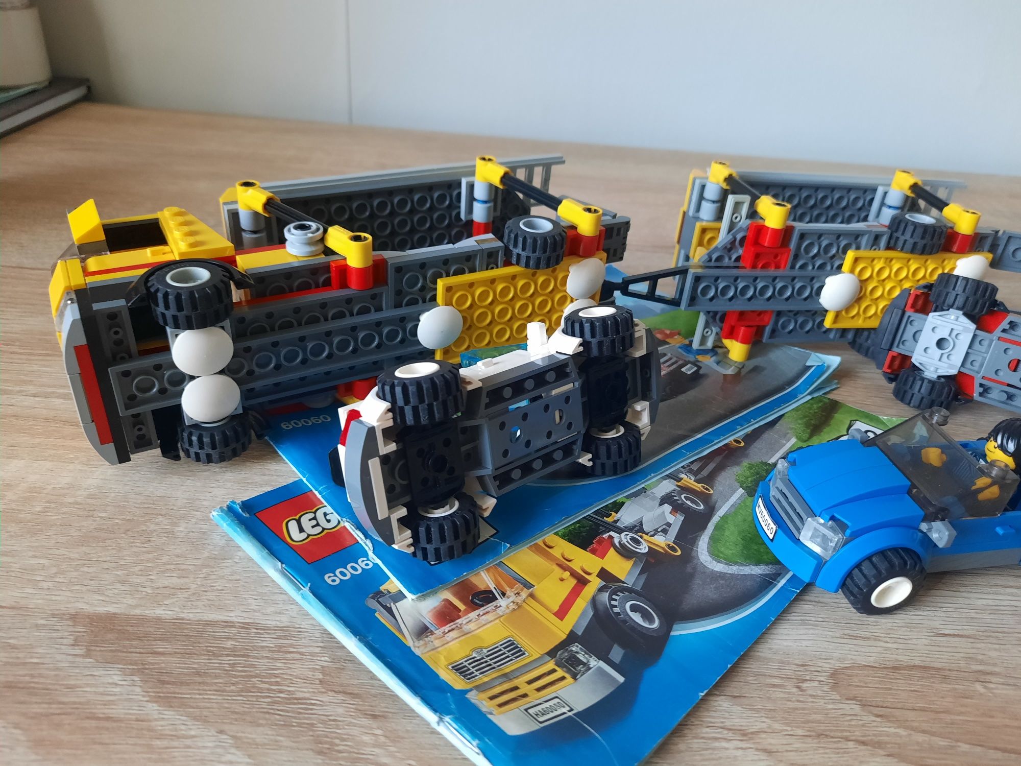 Lego laweta 60060 + dodatkowe auto