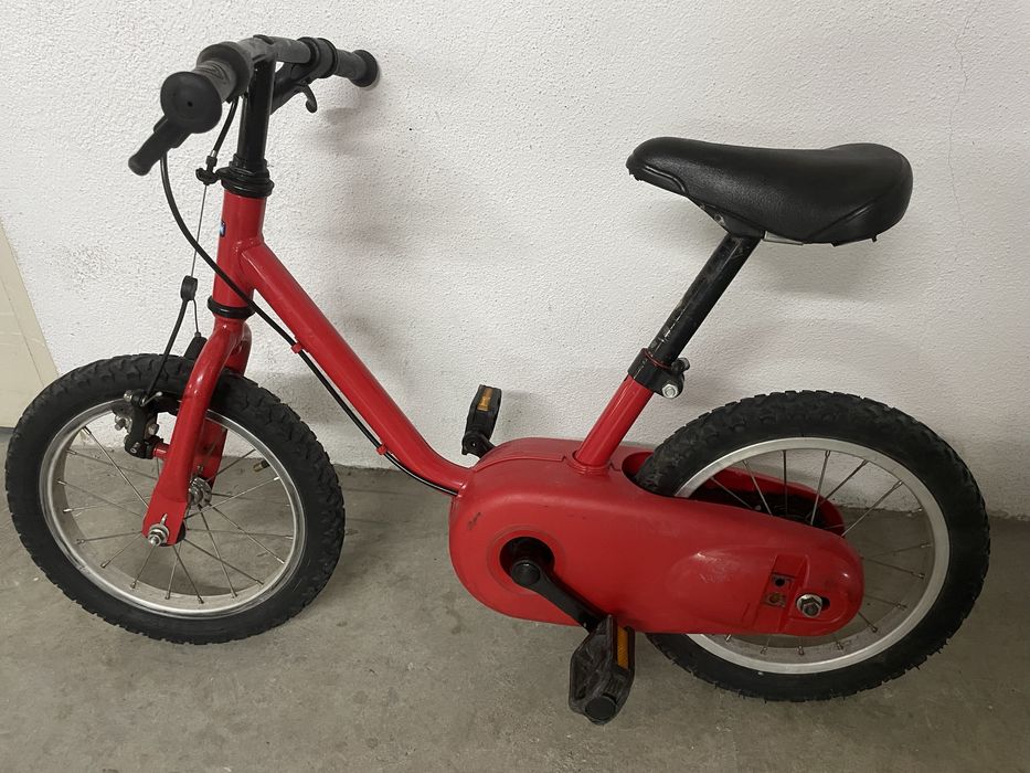 Bicicleta com suporte para aprender a andar