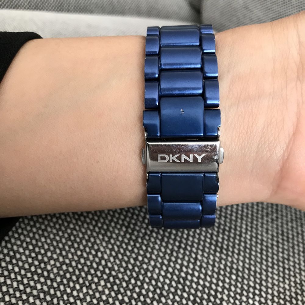 Relógio azul DKNY
