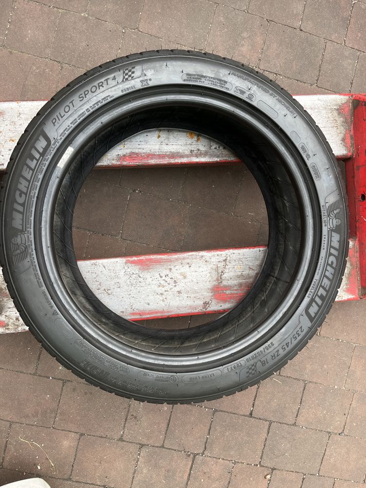 1szt. 235/45/18 Michelin Pilot Sport 4 Rant Ochronny 2024 rok .