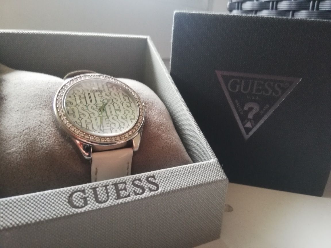 Damski zegarek Guess