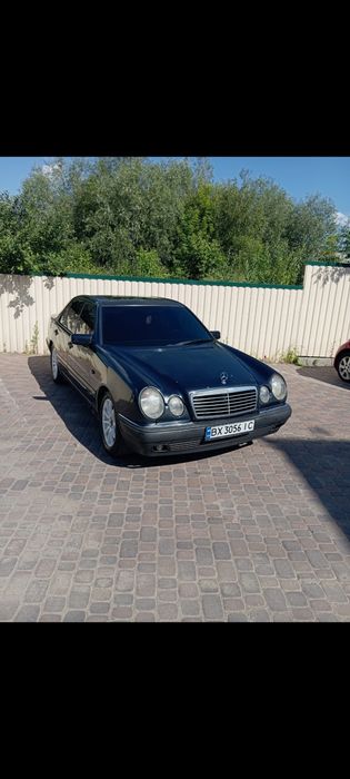 Продам Мерседес Е230