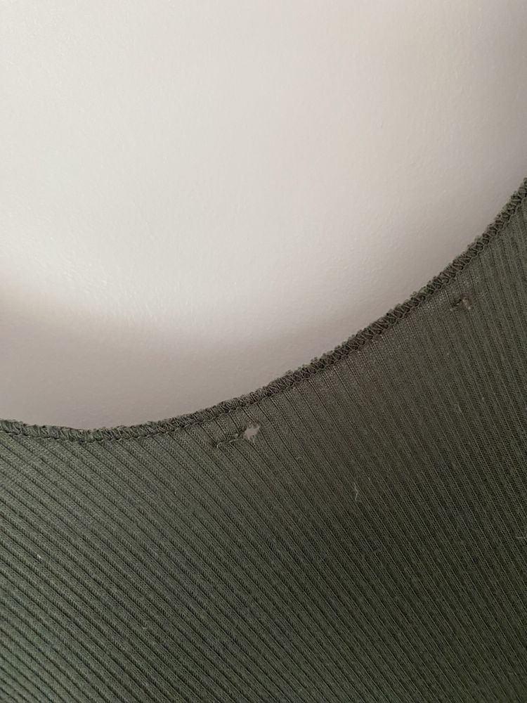 Top basic prążkowany khaki