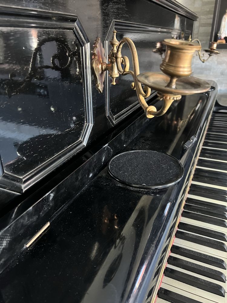 Piano parisiense Preto 1867