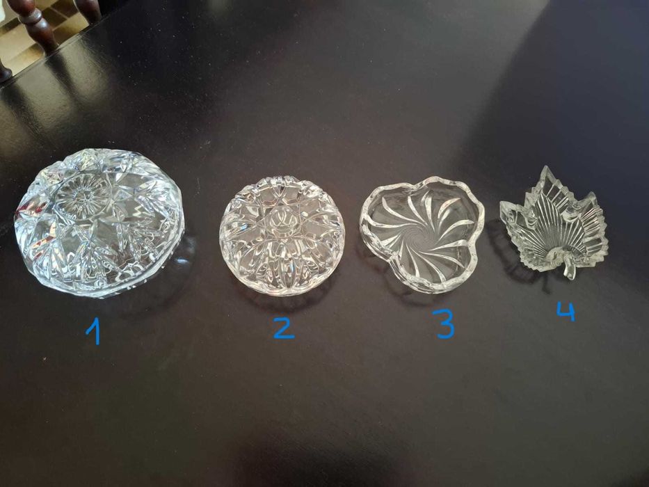 Vários guarda jóias de cristal