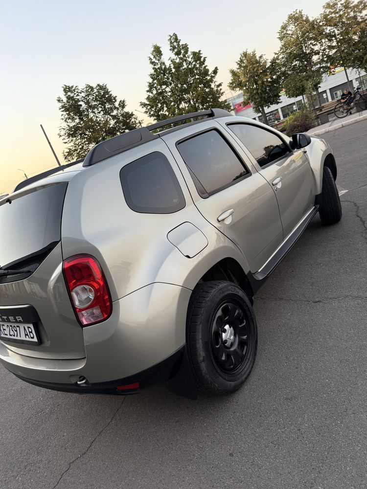 Продам Dacia Daster 1.6GBO