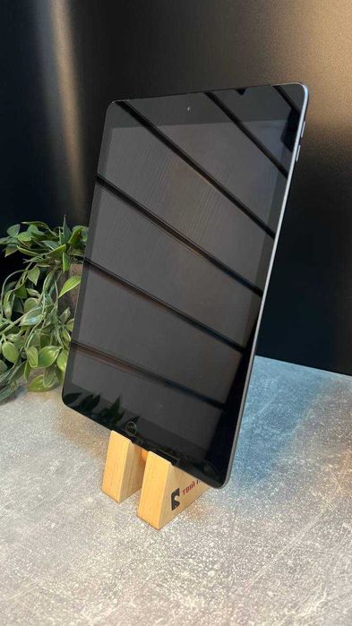 iPad 8th 128GB Space Gray LTE | стан 4,7/5 | Гарантія | Магазин