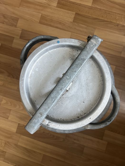 Продам бидон алюминиевый