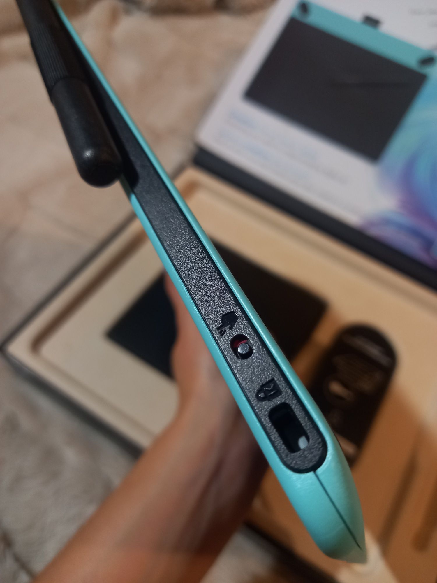 Tablet graficzny Wacom Intuos Art jak nowy w pudełku