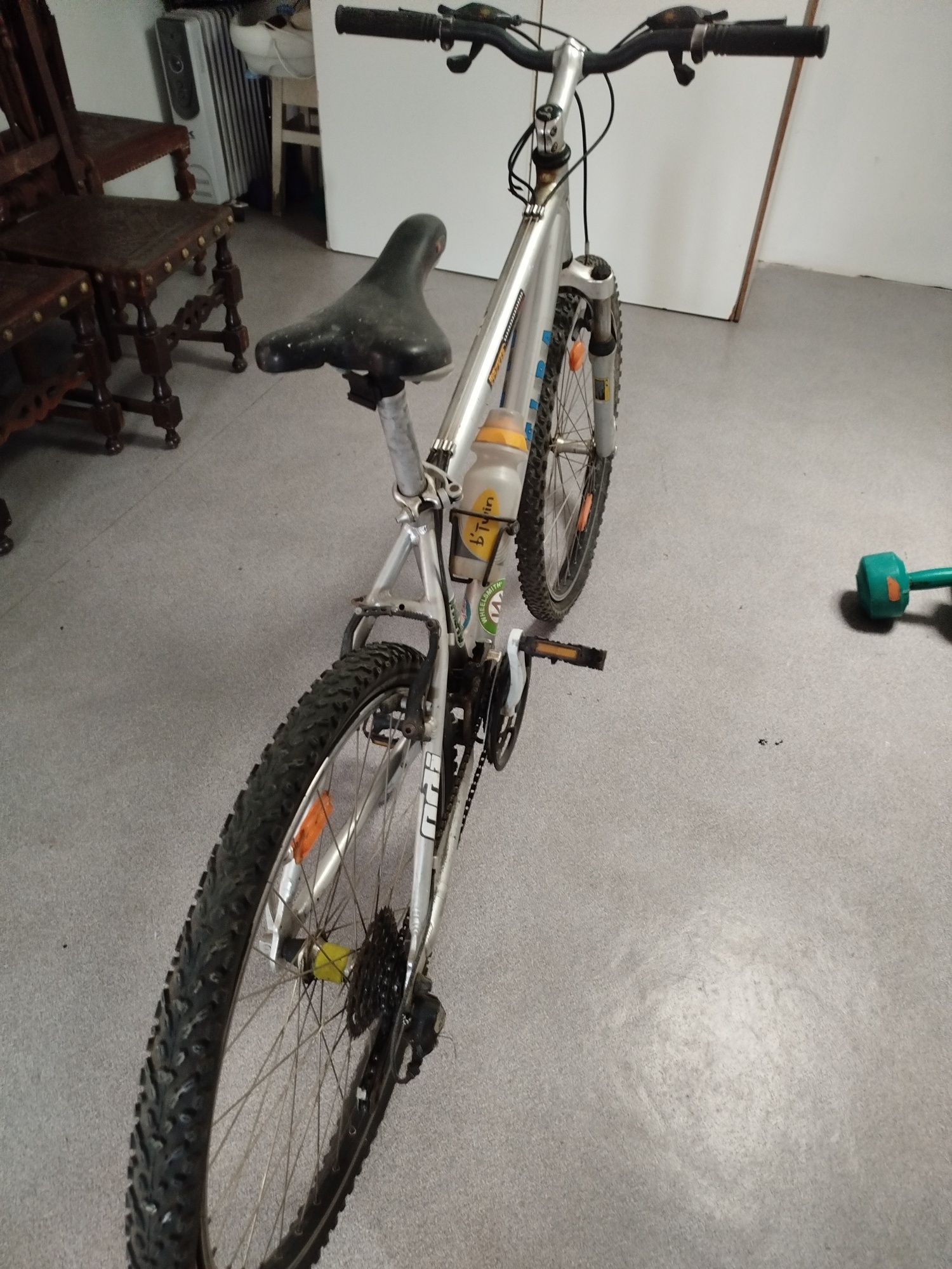 Bicicleta em alumínio