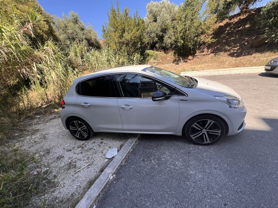 Peugeot208gtline