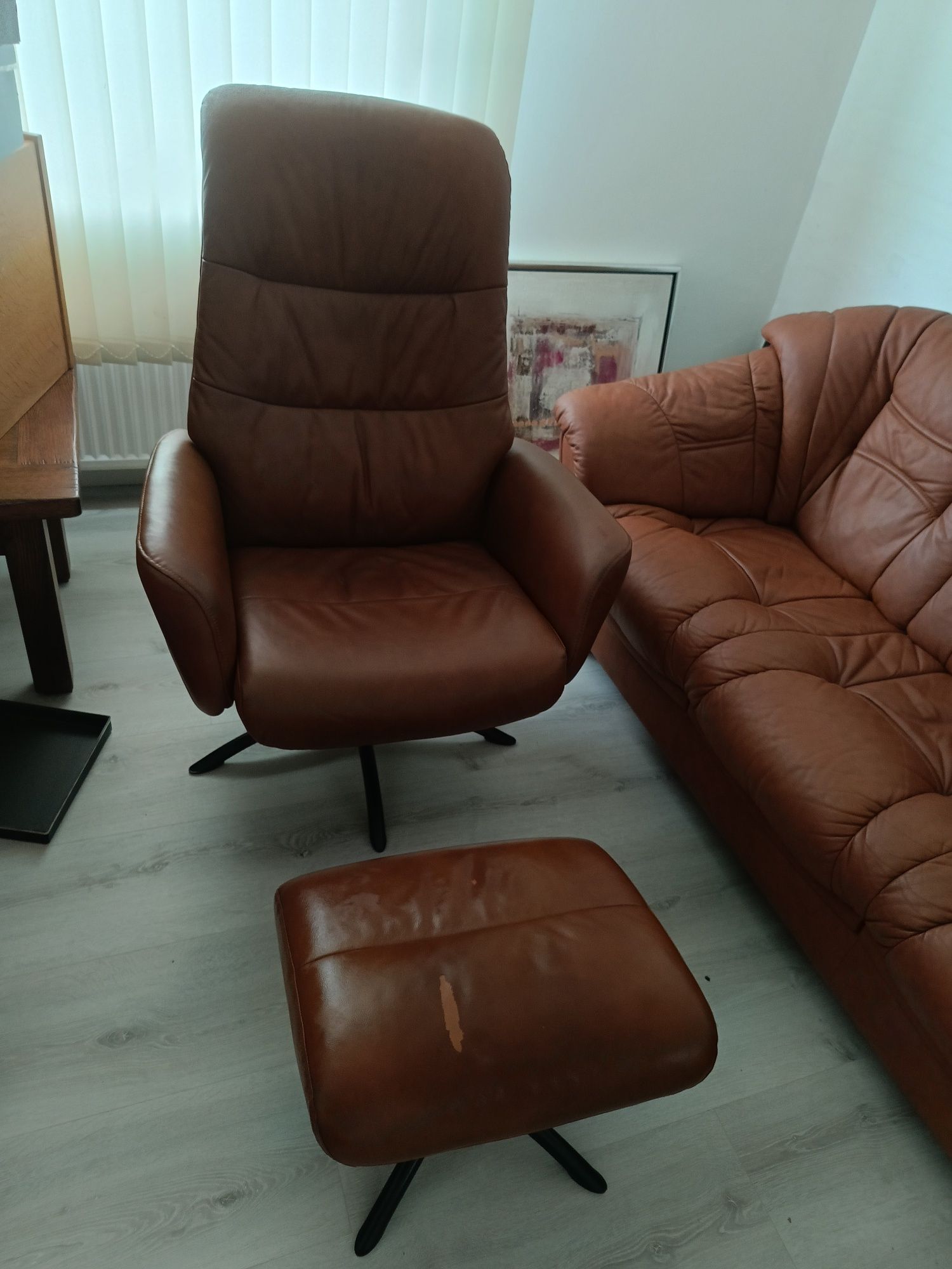Fotel obrotowy skóra
