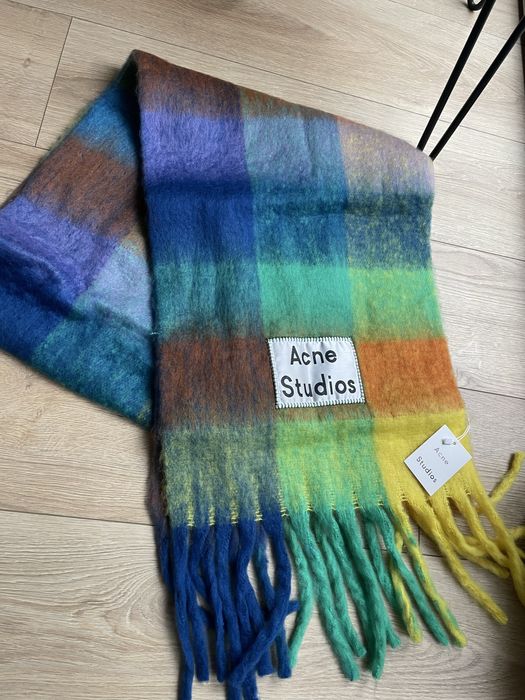 Nowy szal Acne Studios piekne kolory polecam!!okazja