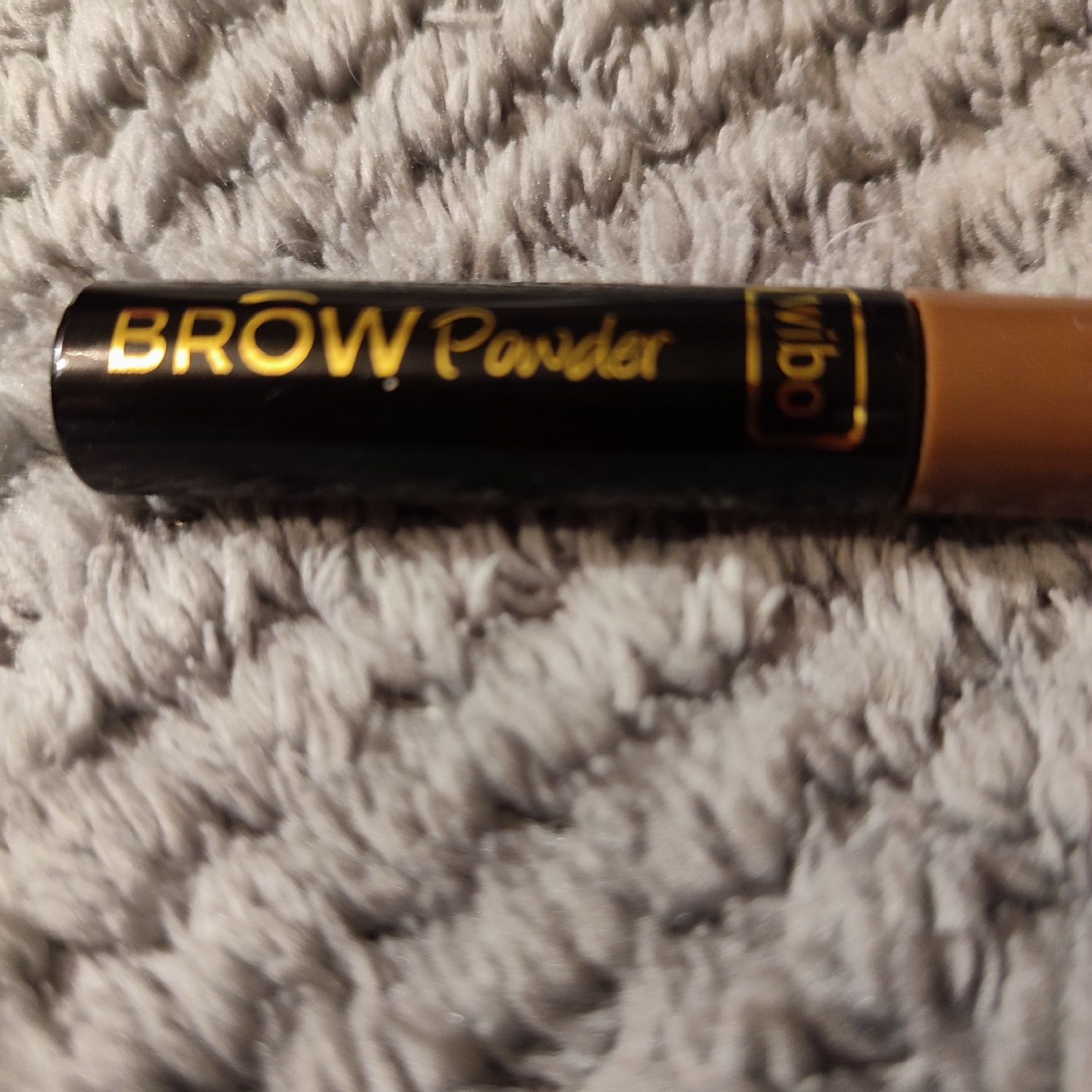 Nowy puder do brwi