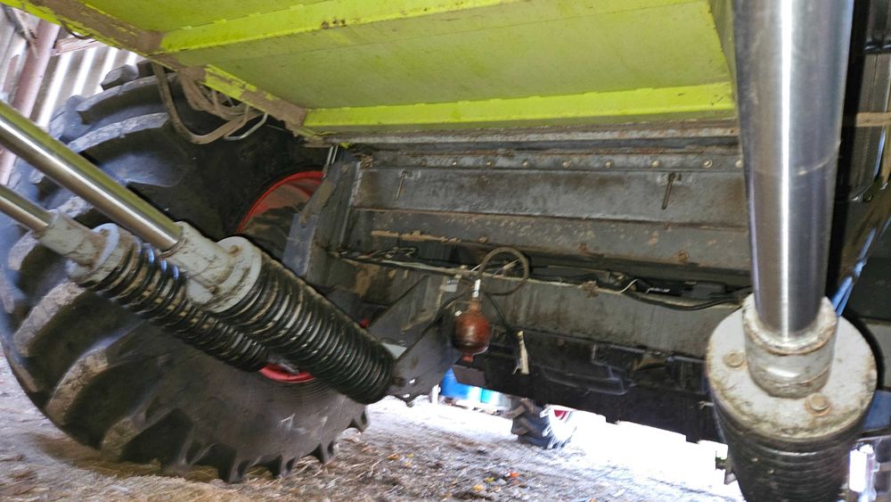 зернозбиральний комбайн CLAAS MEGA 204