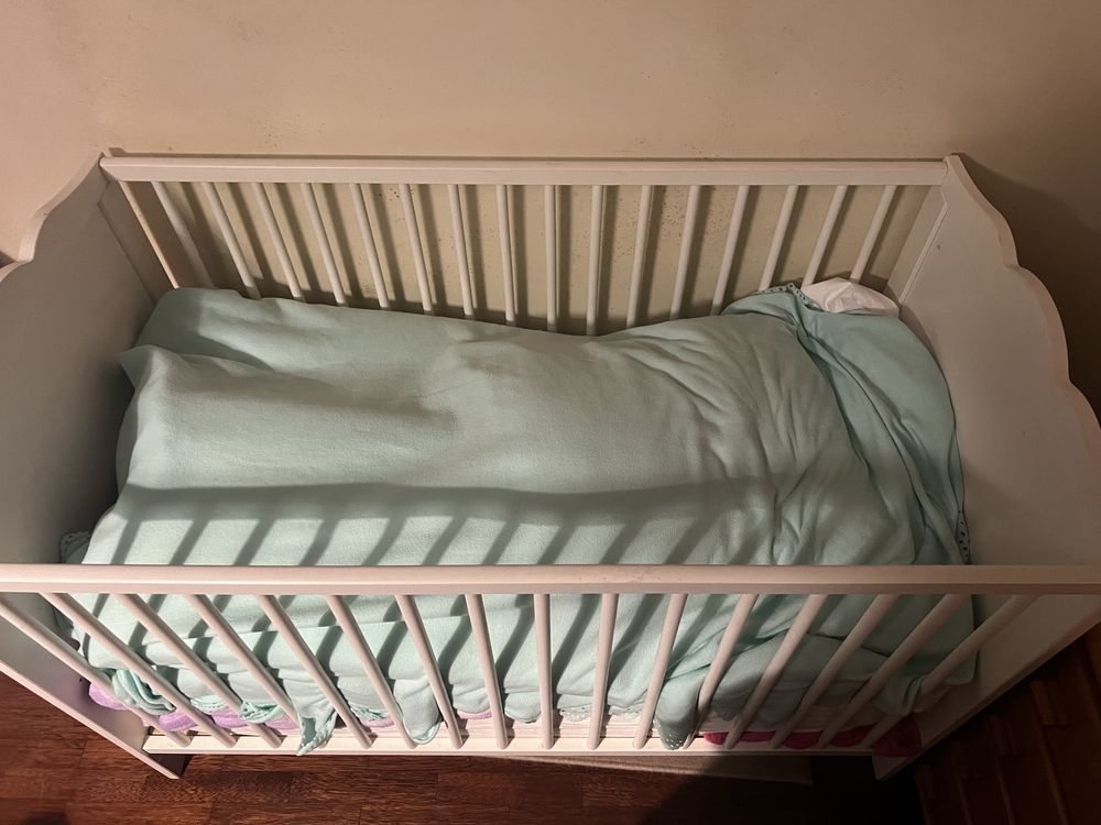 Cama de grades branca IKEA + colchao