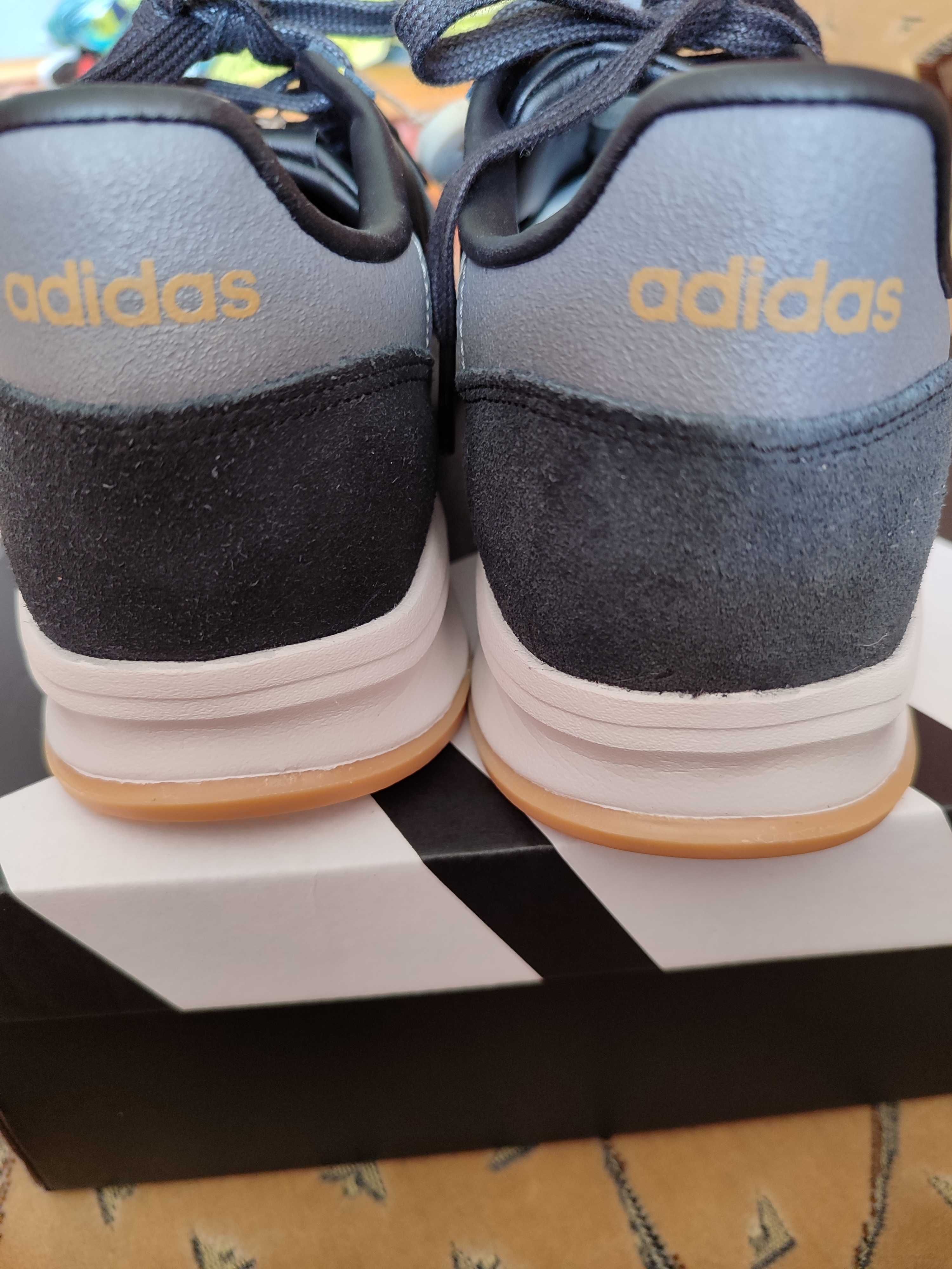Кросівки бігові Нові  adidas оригінал на стопу 26-26,5 cм