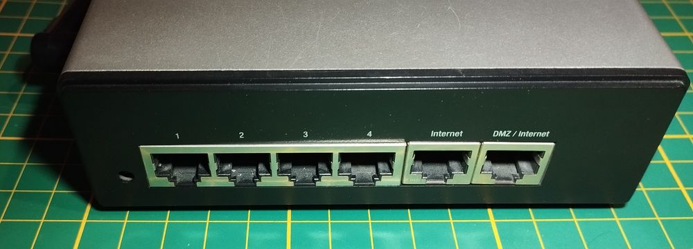 Router Cisco RV042 Dual WAN Cisco RV042 (2xWAN/4xLAN) VPN Firewall