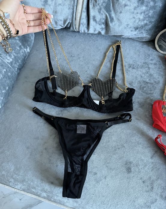 комплект нижнего белья с сердечками цепочки сетка