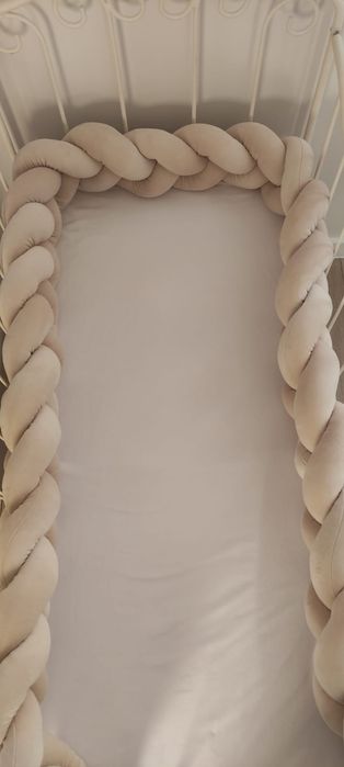 360 cm warkocz ochraniacz do łóżeczka welur jasny ciepły beż