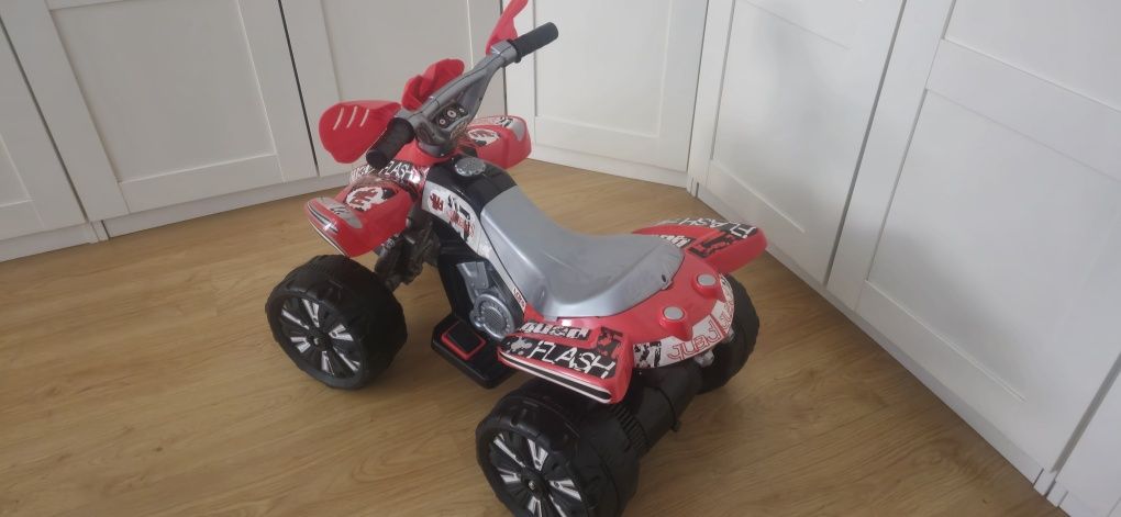 Moto 4 a bateria elétrica