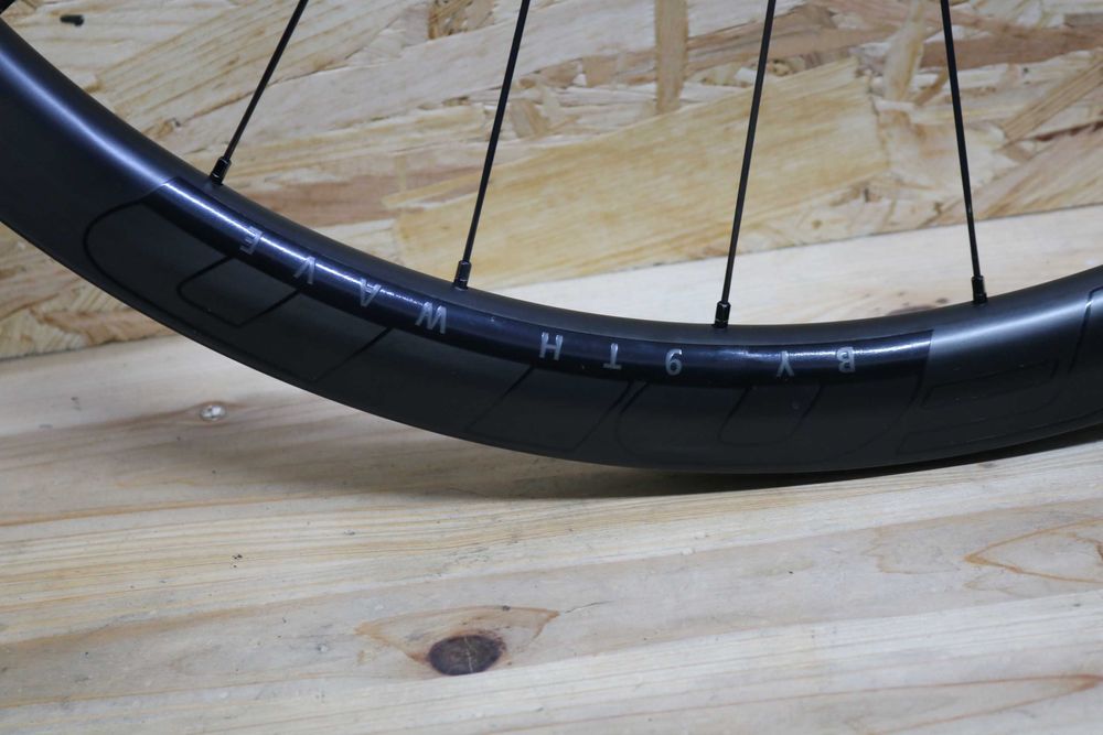 Bicicleta Rodas disco carbono 9th Wave Avalon 38 - Cubos DT Swiss 180