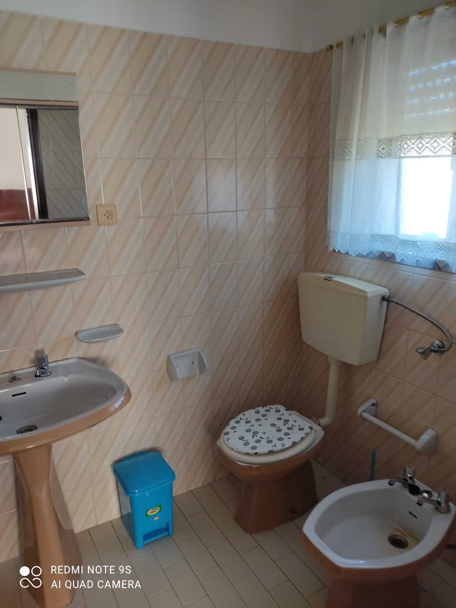Quarto para arrendar em apartamento T3 (São Martinho do Bispo)