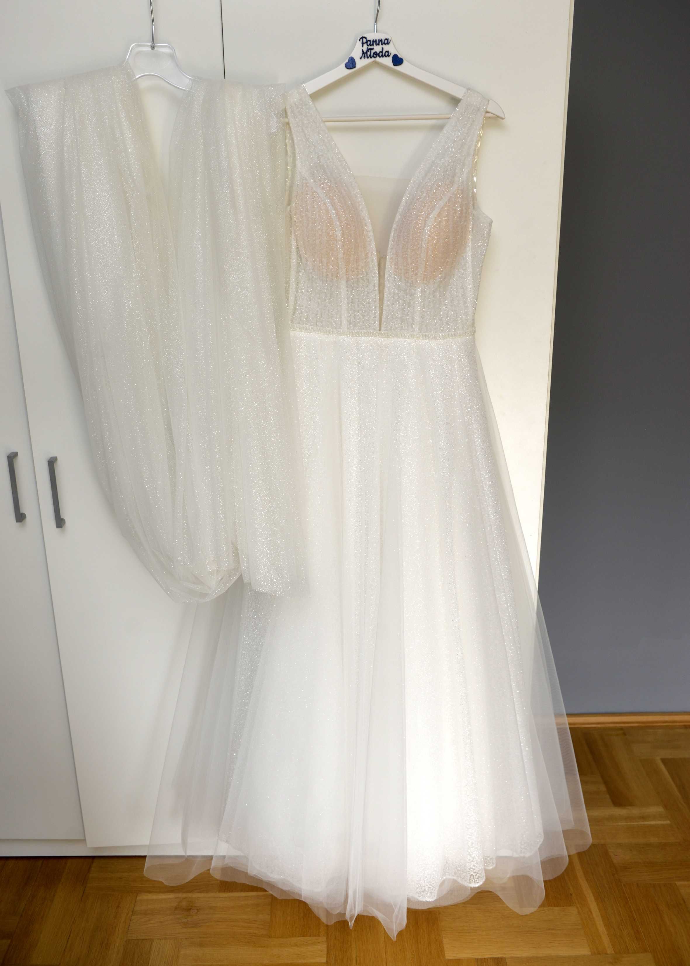 Suknia ślubna brokatowa + welony