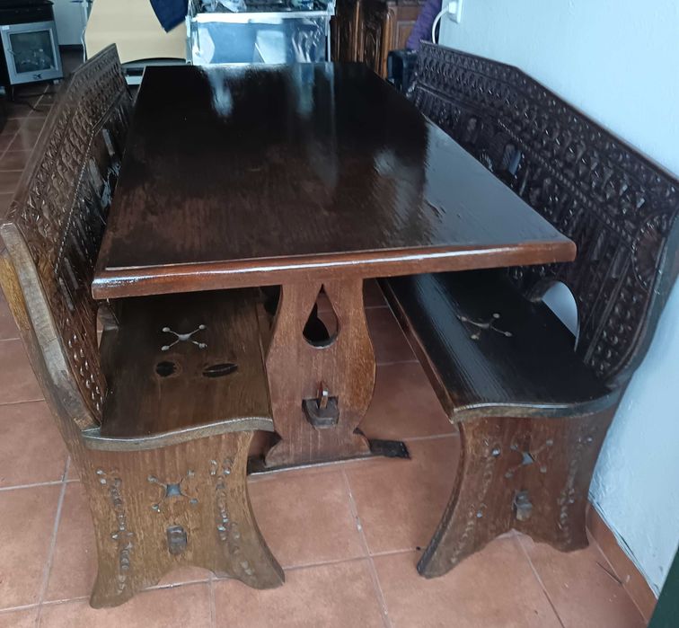 Conjunto mesa bancos corridos + 2