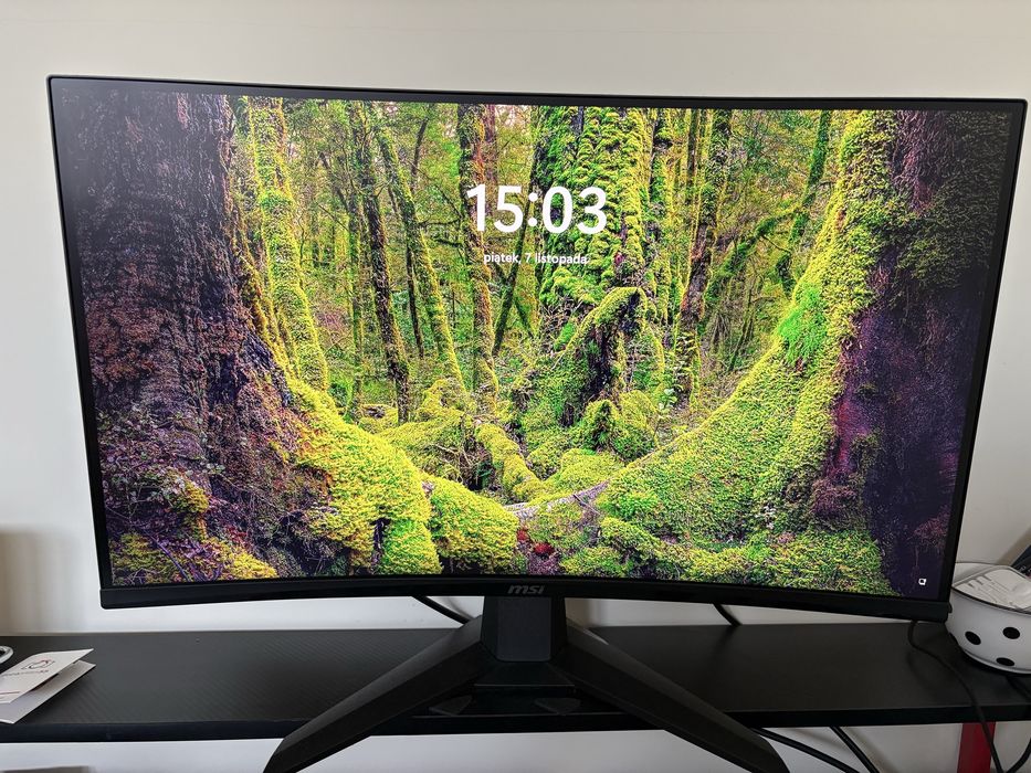 Zakrzywiony monitor  MSI MAG 27C6X