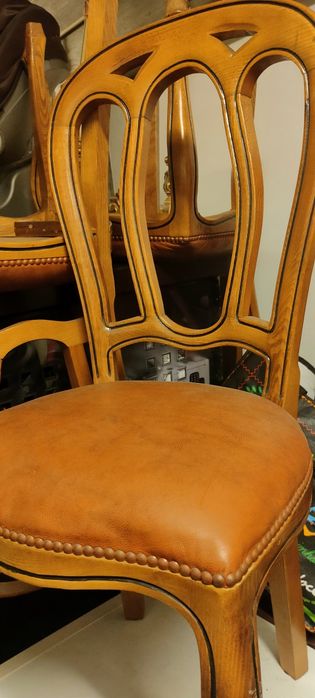 Cadeiras boas com almofada