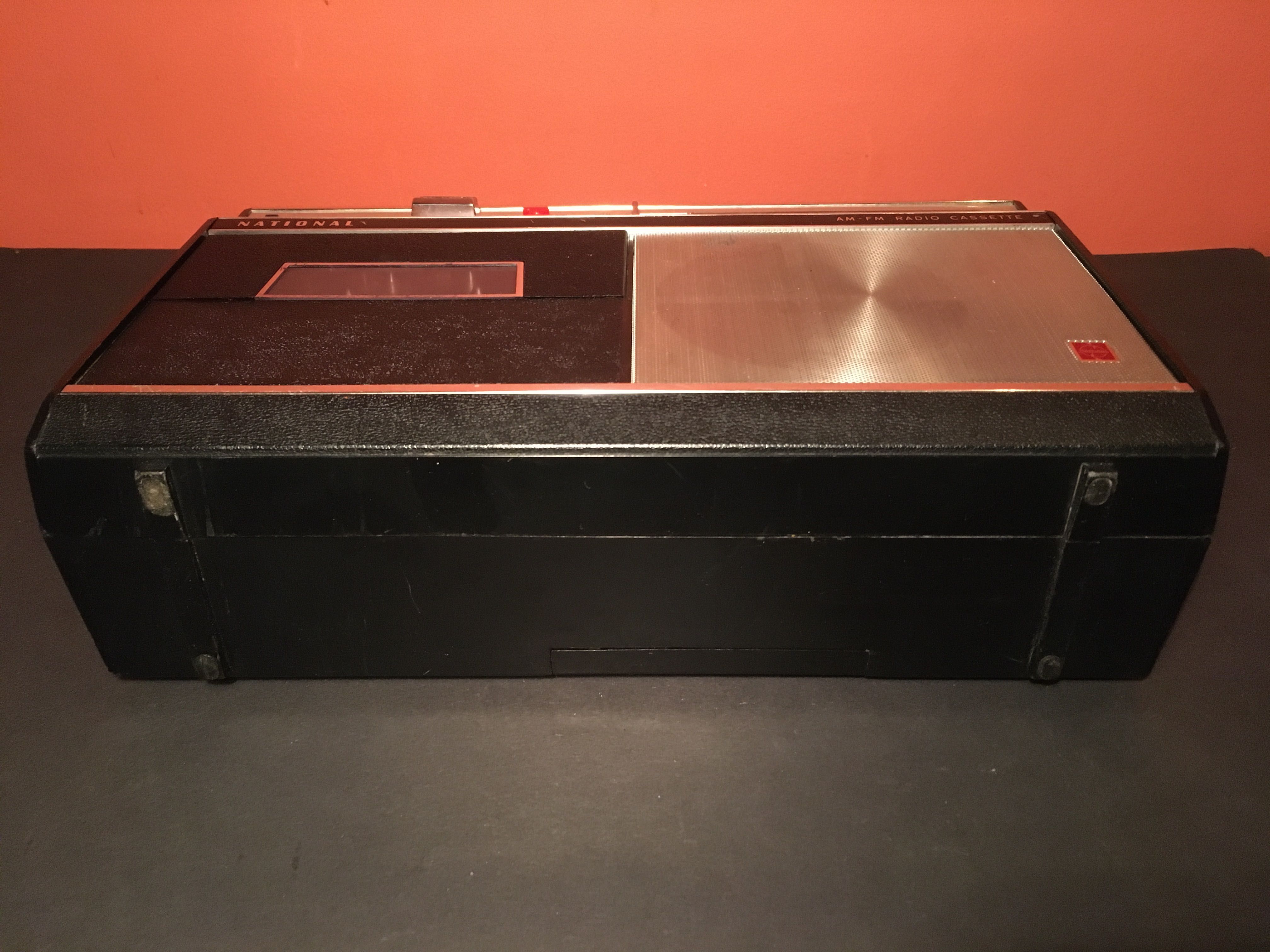 NATIONAL - rádio AM/FM leitor / gravador de cassetes - anos 70