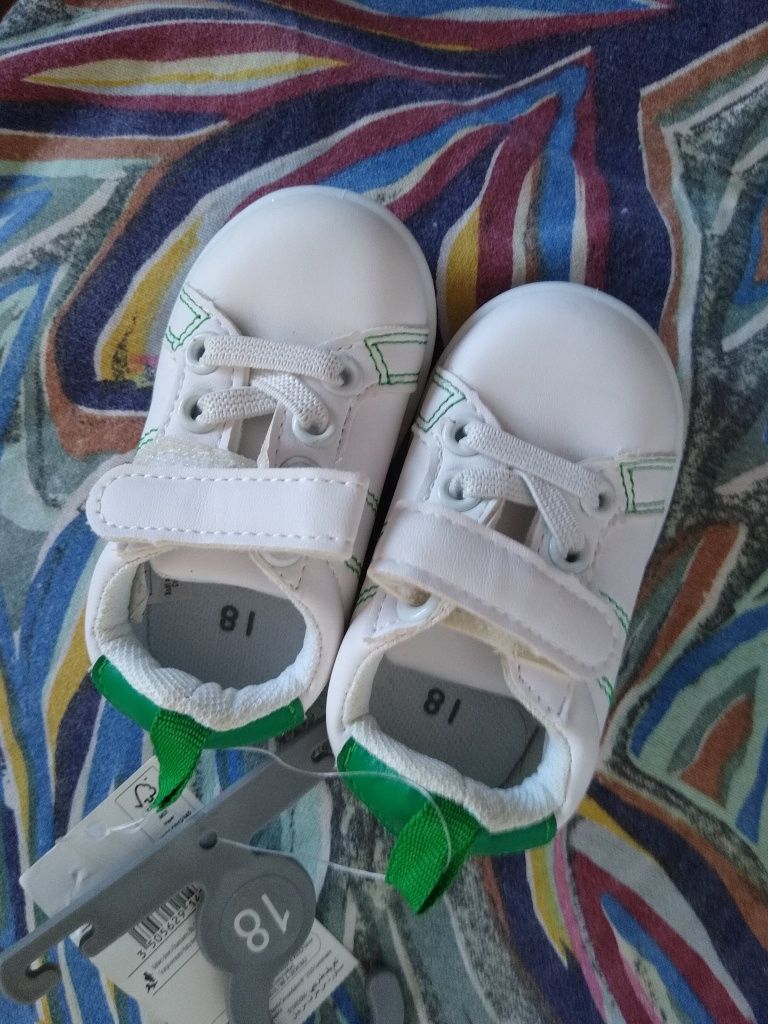 Nowe białe buciki