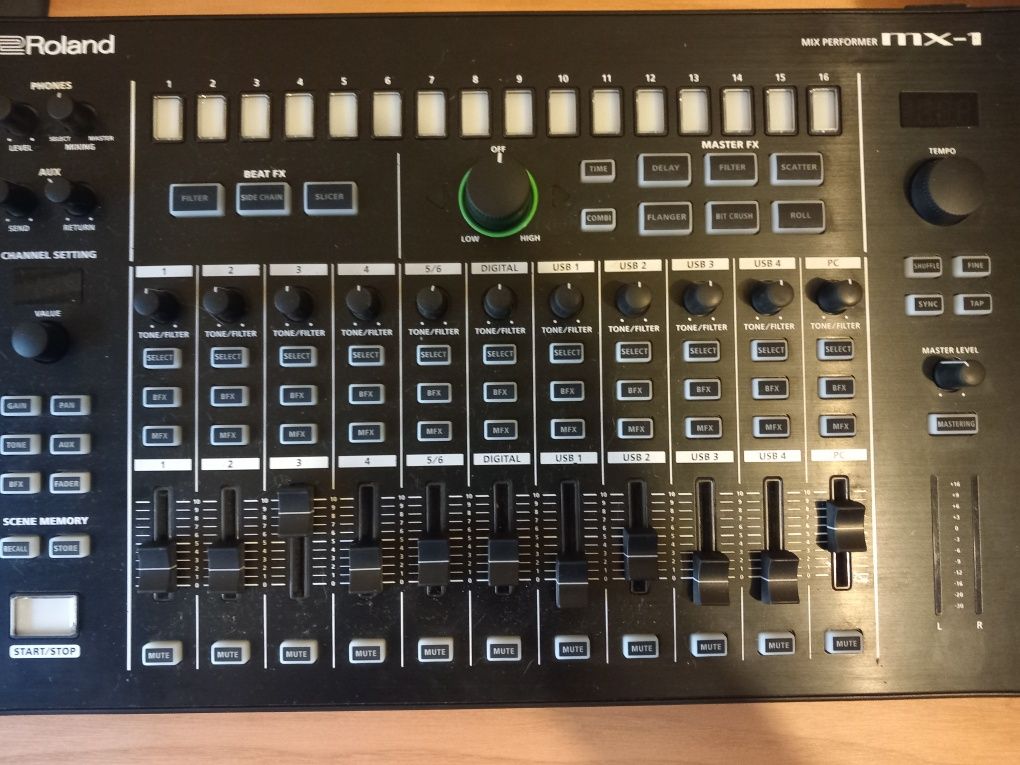 Mixer Roland MX-1