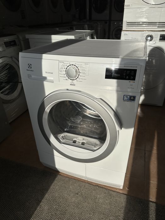 СУШИЛЬНА МАШИНА Electrolux EDH3887GDE  8кг