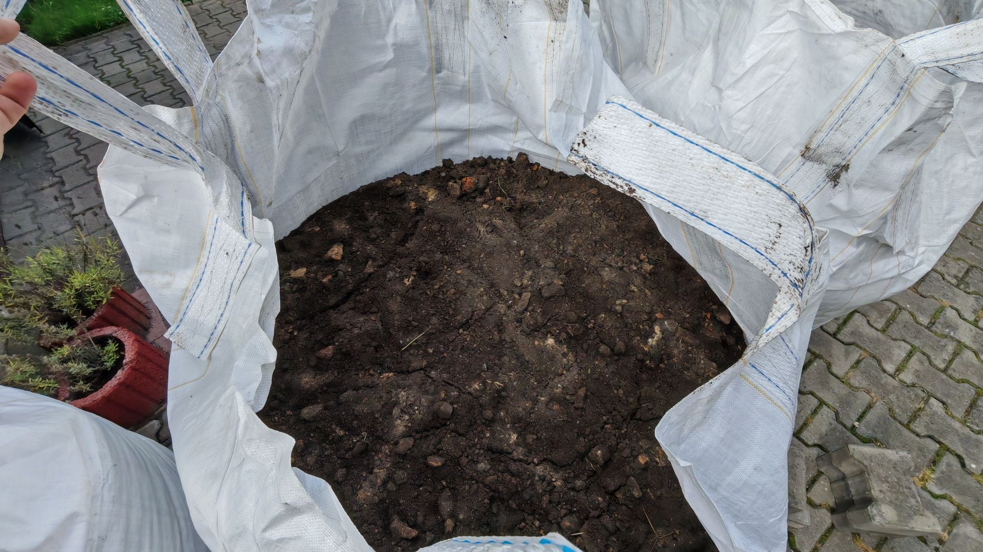 Oddam za darmo ziemię w workach Big Bag