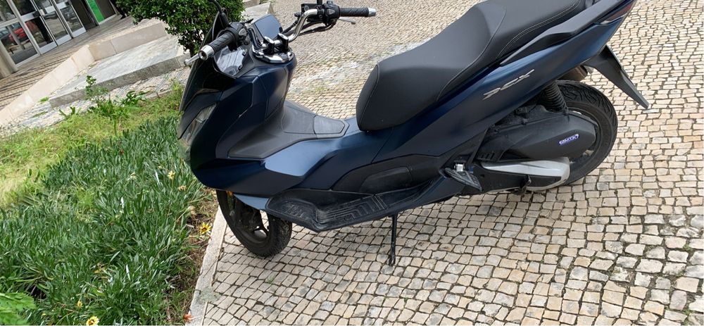 * Honda PCX 2024 — 12 000 Km*