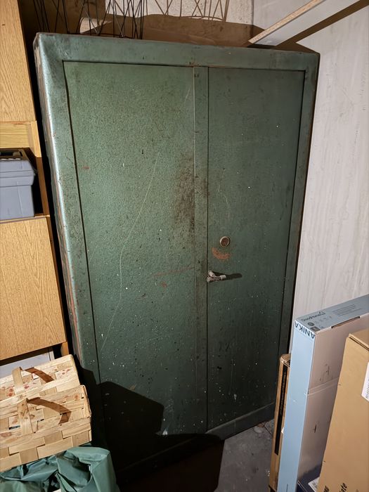 Szafa pancerna 177cm x 100cm x 45cm