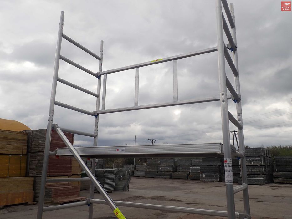 Rusztowanie jezdne, Rusztowanie aluminiowe na kółkach. Sprzedaż - Wyn.