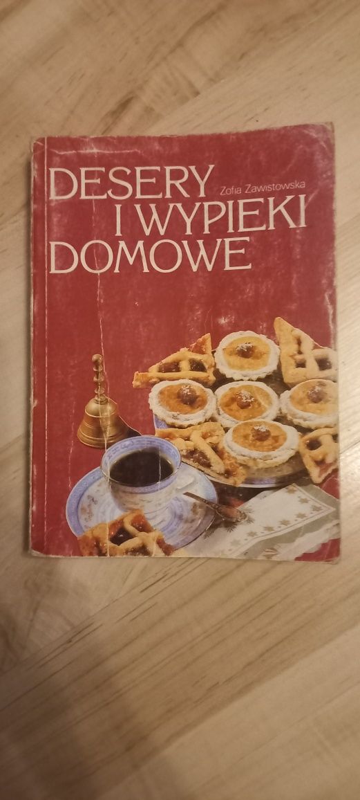 Książka Desery i wypieki domowe