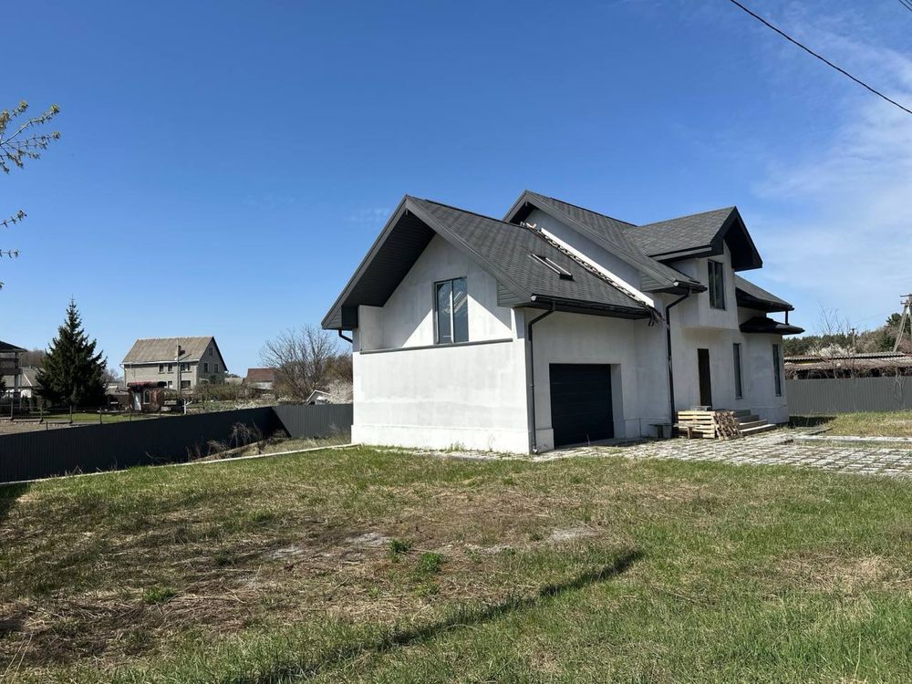 Великий Будинок 260 м2 у Білогородці, 11 соток. Зручна локація.