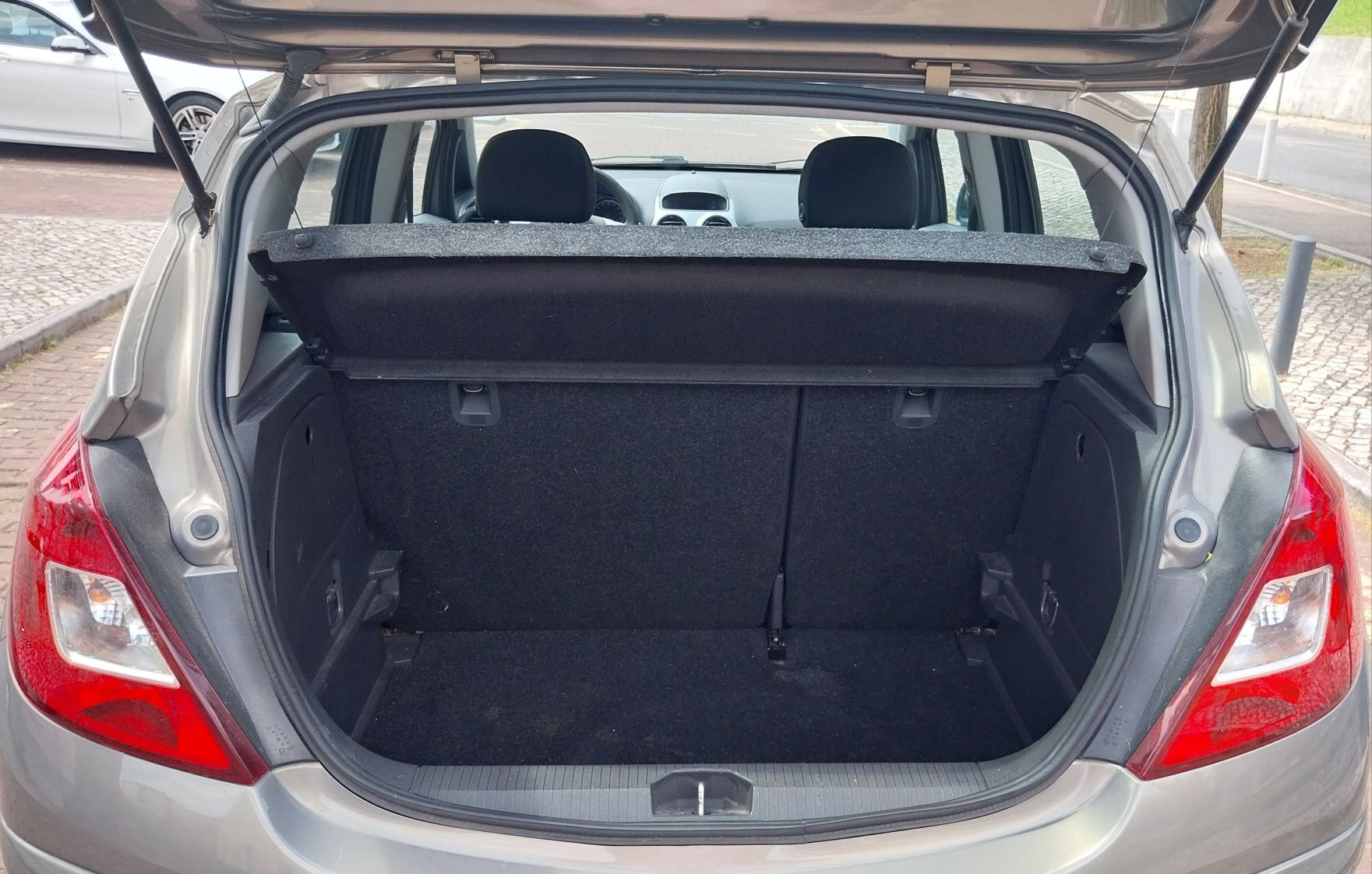 Opel Corsa 1.2i-16v 5p 2011