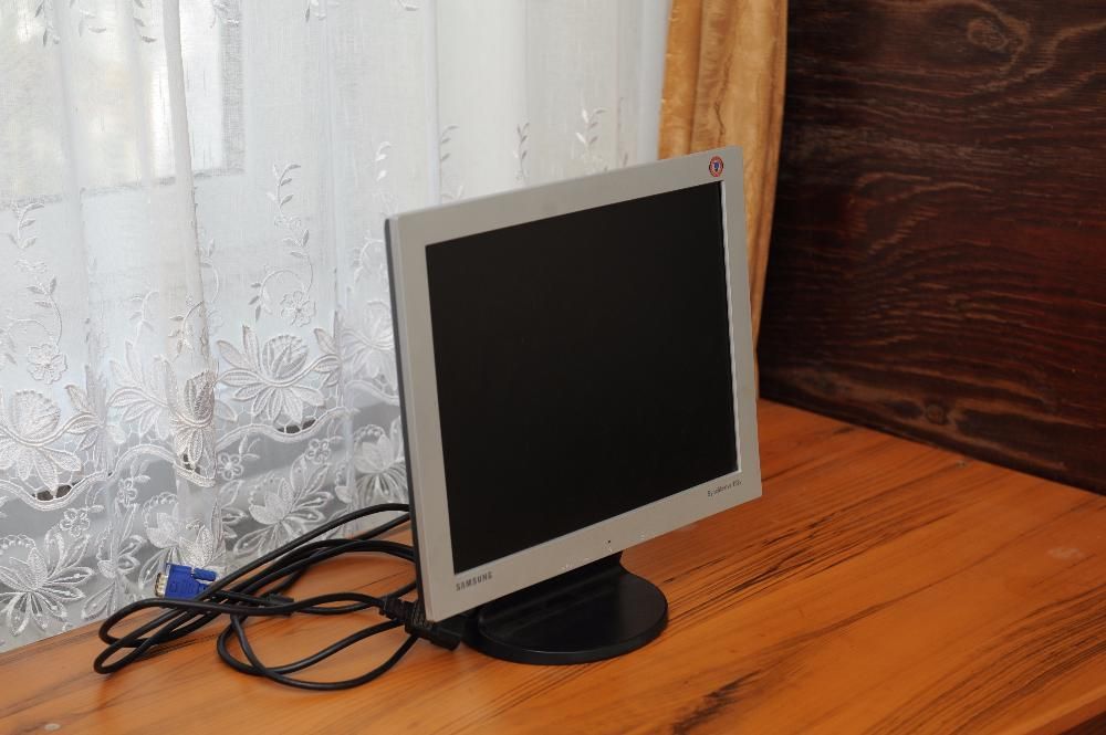 Монитор 15'' Samsung SyncMaster 152v производство Словакия