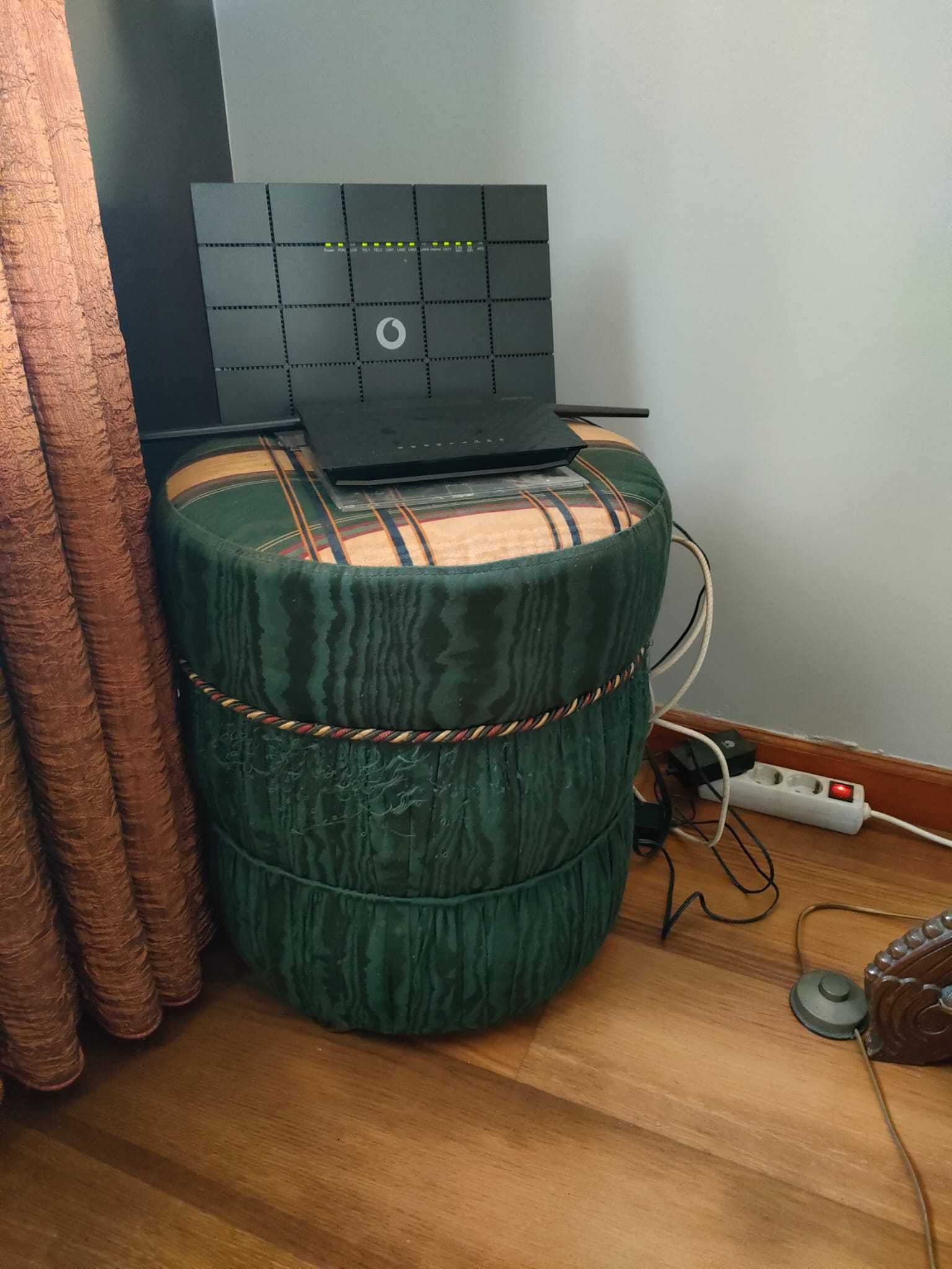 Conjunto Sofás (1 Sofá-Cama + 2 Pequenos + 1 Puff)