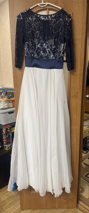 Вечірня сукня.