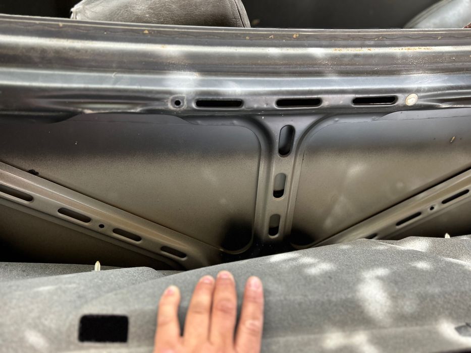 Klapa maska tył mercedes w124